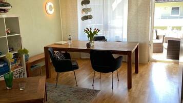 Bücher, Musikbibliothek, Stereoanlage