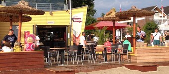 Close to the beach modern apartment with Wi-Fi, gladly duration Hire