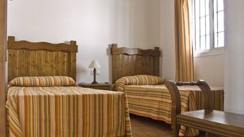 2 chambres, accĂšs Internet, draps fournis