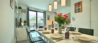 PREMIUM VACATION HOME WITH SEAVIEW