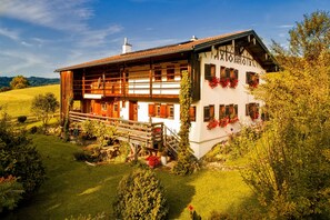 Exterior - Manor Rocky Docky, historic building in a secluded location at the Niedersonthofner lake (Waltenhofen)