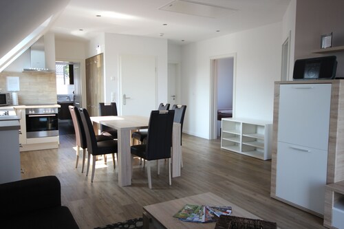 Feel-good oasis with balcony near the Elbe, close to the city center with lots of nature, free WiFi 