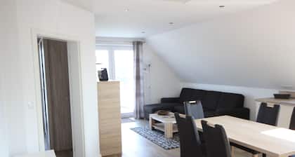 Feel-good oasis with balcony near the Elbe, close to the city center with lots of nature, free WiFi
