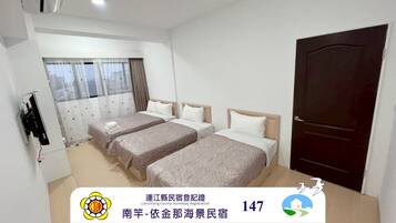 Quadruple Room with Private External Bathroom | Desk, laptop workspace, blackout curtains, free WiFi