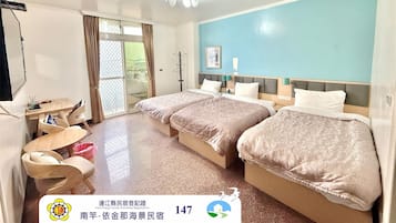 Standard Triple Room, 3 Twin Beds | Desk, laptop workspace, blackout drapes, free WiFi