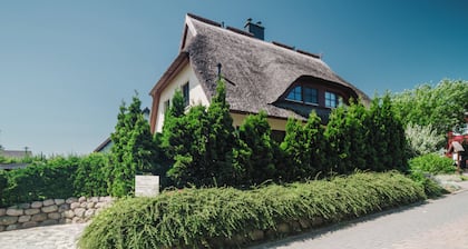 Ferienhaus 'Glowe auf Rügen' mit Garten, Terrasse, Strandkorb, Sauna, WLAN