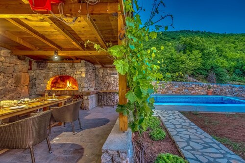  Haus mit Meerblick im eigenen Tal mit einem ökologischen Garten