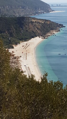 Moderni, iso ja kaunis huvila 10 hengelle, uima-allas ja puutarha Azeitão.