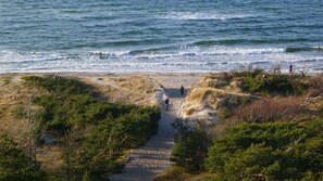Plage à proximité, chaises longues