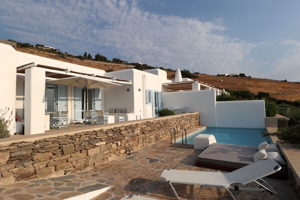 Outdoor pool - Near Golden Beach - Villa with private Pool and amazing view to the Aegean (Kykladen)