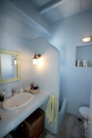 Shower, hair dryer, towels, soap - Near Golden Beach - Villa with private Pool and amazing view to the Aegean (Kykladen)