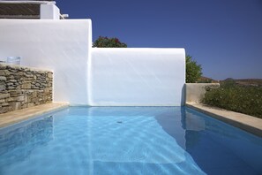 Outdoor pool - Near Golden Beach - Villa with private Pool and amazing view to the Aegean (Kykladen)