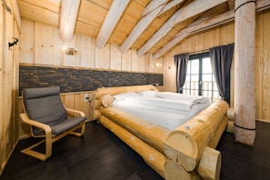 2 bedrooms, iron/ironing board, travel crib, free WiFi