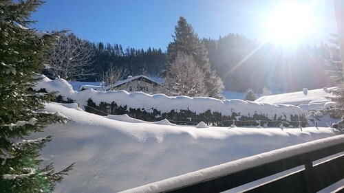 Apartment f. 2 adults + 2 children with swimming pool, sauna, WLAN, parking, cable cars May-Nov.