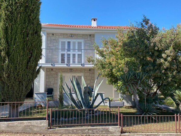Exterior - Apartment DiSente °1 in Krk, family friendly, close to the center, pets allowed (Krk)