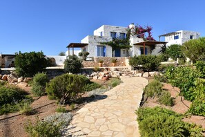 Exterior - "Villa Lygeia" stunning Sea View, 3 Bedroom, Pool, BBQ (Paros)