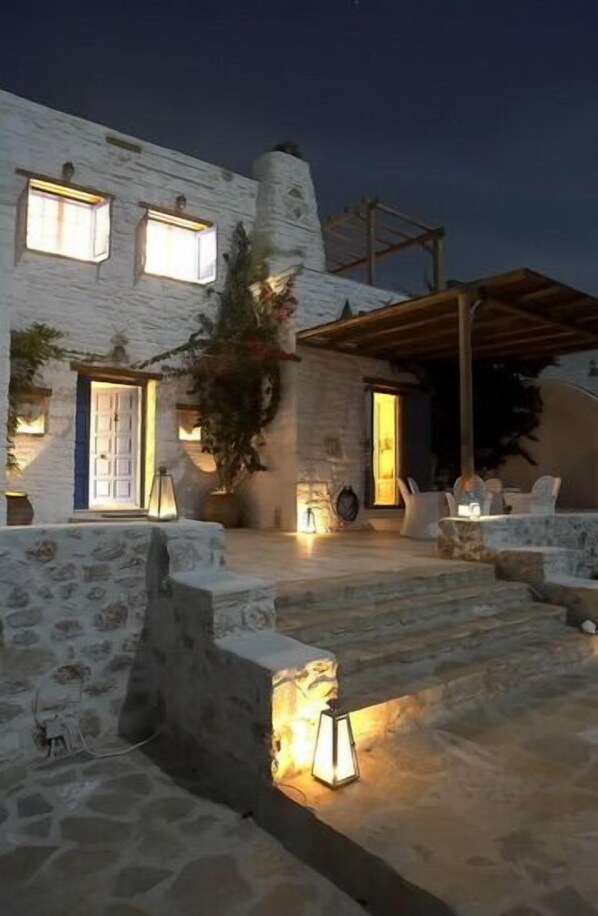 Exterior - "Villa Lygeia" stunning Sea View, 3 Bedroom, Pool, BBQ (Paros)