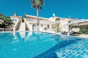 A heated pool - Vast villa, private heated pool - *free dinner offer (Selca)