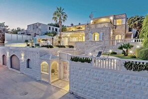 Exterior - Vast villa, private heated pool - *free dinner offer (Selca)