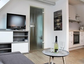 Télévision, lecteur de DVD, chaßne hi-fi