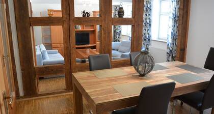 Centre Bayreuth: Grand balcon appartement S9 (5 ***** étoiles) balcon, garages,