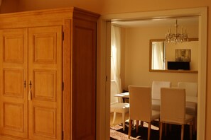 Interior -   Luxury, central, quiet 107sqm apartment (Freiburg)