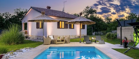 Outdoor pool, a heated pool