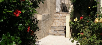 3 bedroom apartment 40 meters from the beach