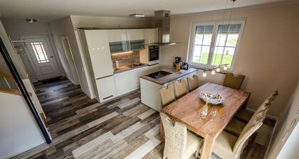 Reethaus "Windland" up to 9 persons, 4 bedrooms, 2 bathrooms, wood-burning stove, W-LAN