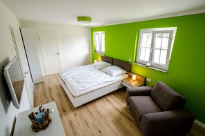 4 bedrooms, free WiFi, wheelchair access - Reethaus "Windland" up to 9 persons, 4 bedrooms, 2 bathrooms, wood-burning stove, W-LAN (Rerik)