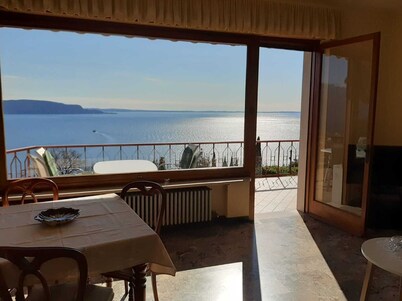Romantic villa with a fantastic view of Lake Garda