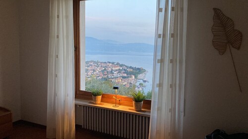 Romantic villa with a fantastic view of Lake Garda