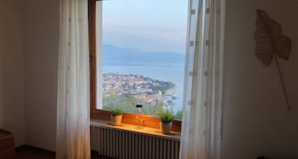 Romantic villa with a fantastic view of Lake Garda