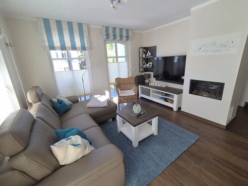 Fewo Schloonblick, zentral, 300 m Strand, WLAN, Gaskamin, 2 Balkone