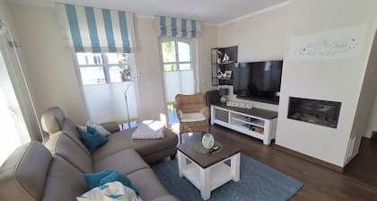 Fewo Schloonblick, zentral, 300 m Strand, WLAN, Gaskamin, 2 Balkone