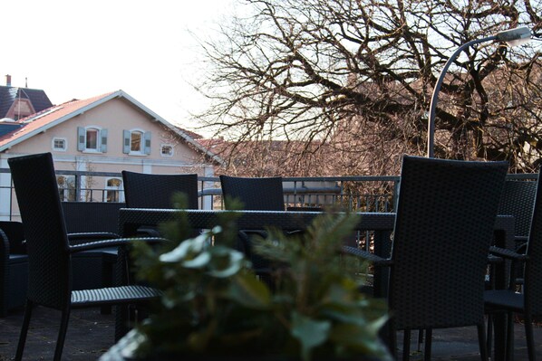 屋外ダイニングエリア