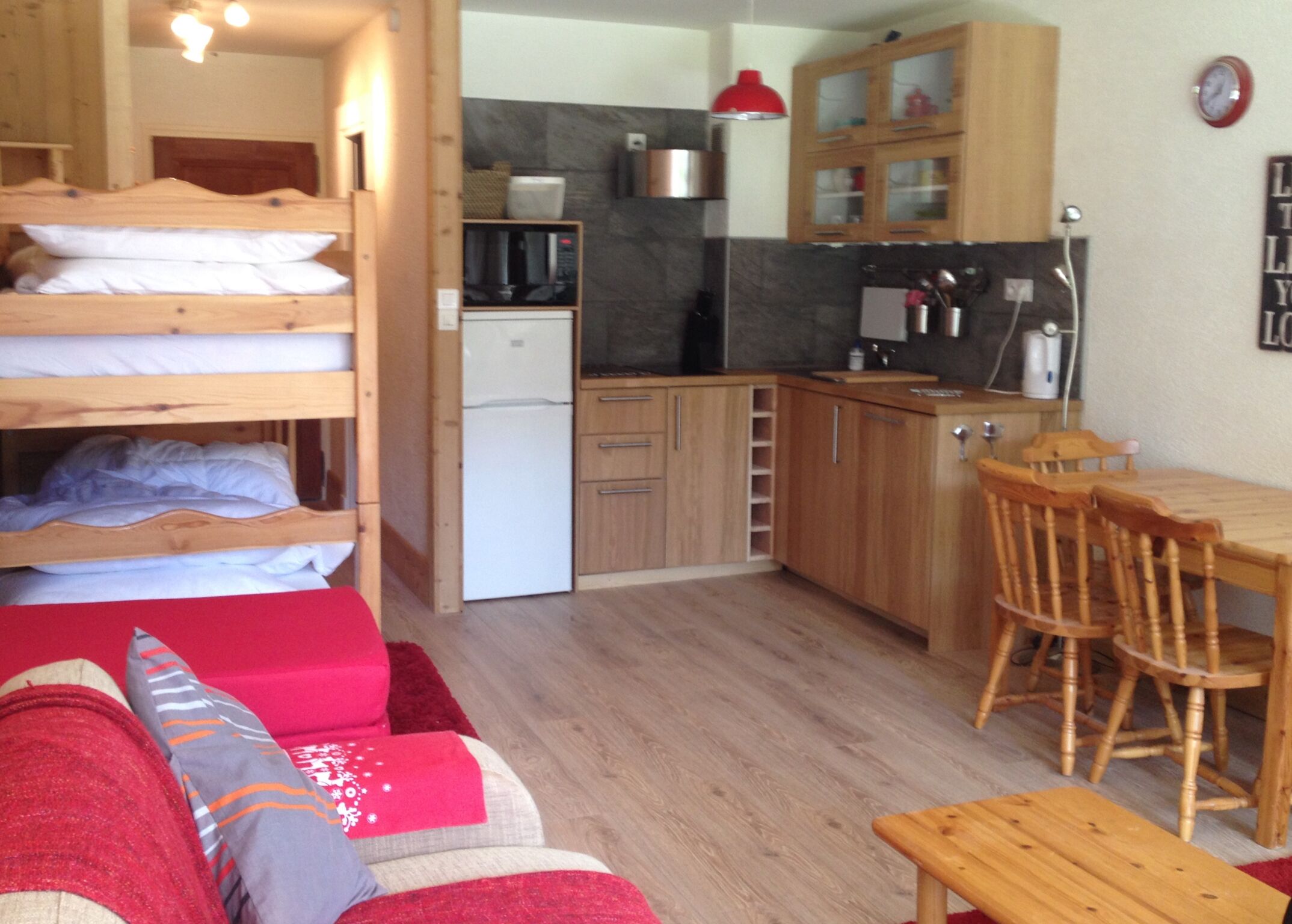 Le Pleney Large Studio, Family Friendly. Morzine, Prime location