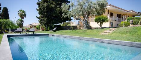 Ulkouima-allas, lämmitetty uima-allas