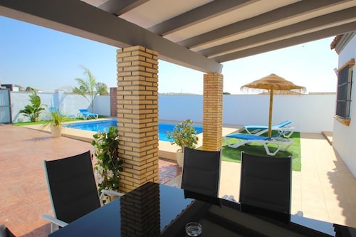 Large private pool, new and modern, complete privacy - Casa Manoli -