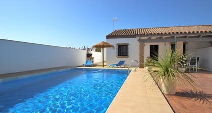 Large private pool, new and modern, complete privacy - Casa Manoli -