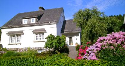 Maison de vacances accueillant pour 12 personnes, 4 km au carrousel de ski Winterberg