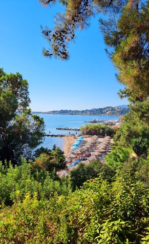 Unique view, private beach path, 5km from Corfu City, beautiful Corfiot villa.