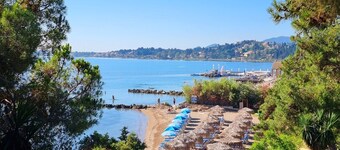 Unique view, private beach path, 5km from Corfu City, beautiful Corfiot villa.