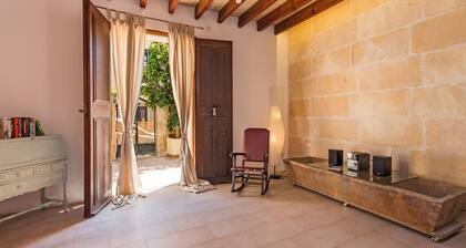 Authentic village house with sea views in the heritage district of Andratx