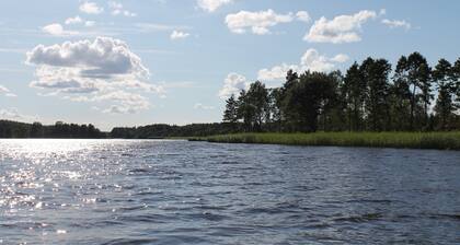 Fantastic location overlooking the lake.