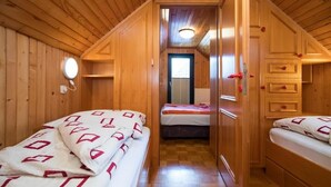 2 soverom, reiseseng for barn, wi-fi (inkludert) og sengetøy