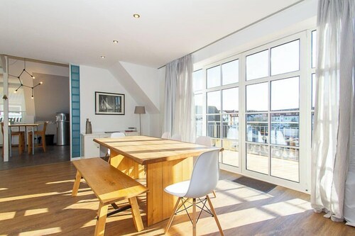 Admiralskoje, luxurious duplex apartment centrally and close to the beach in Warnemünde