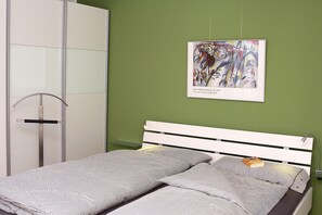 1 bedroom, in-room safe, free WiFi, bed sheets
