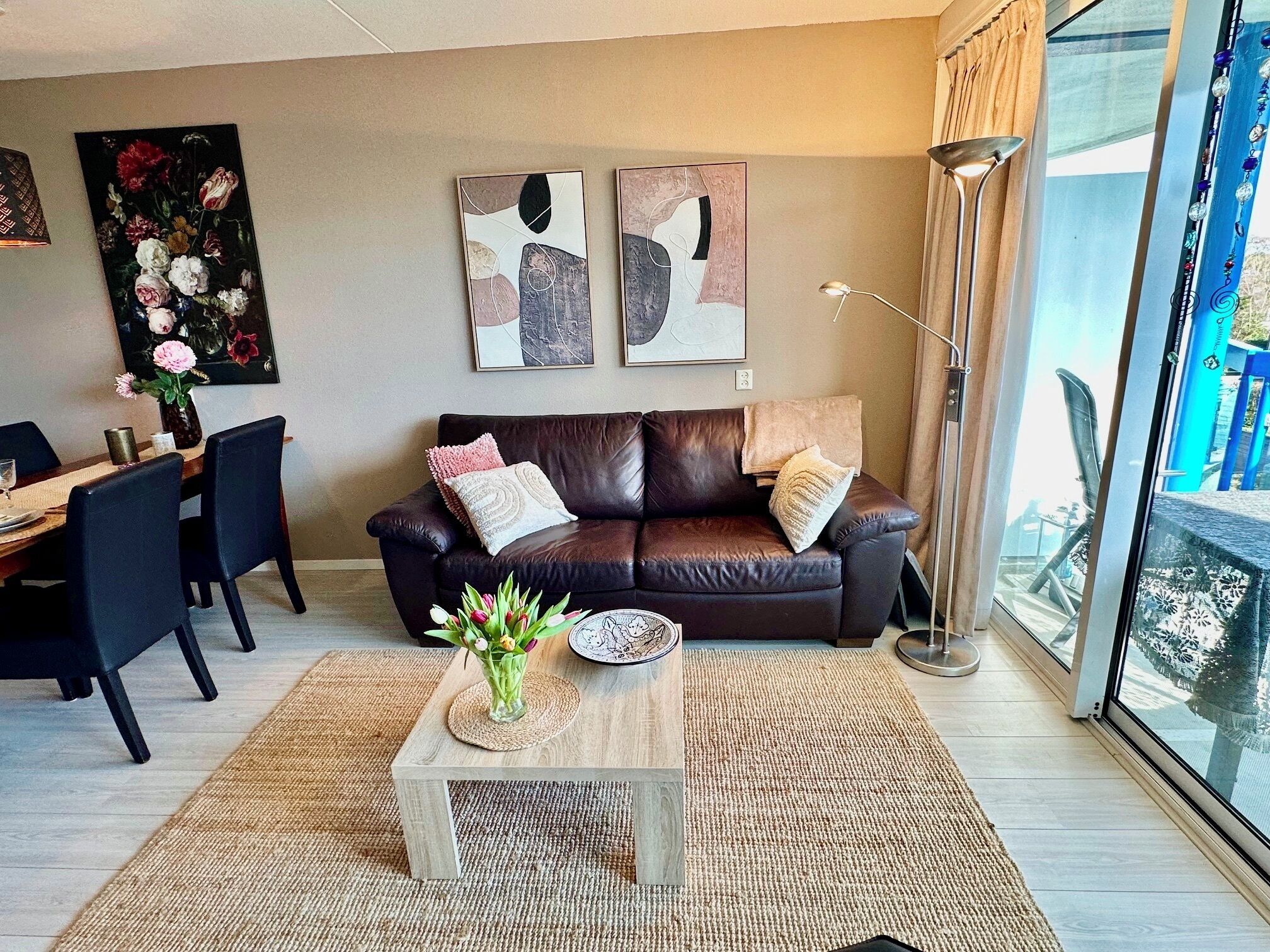 Een televisie en een dvd-speler