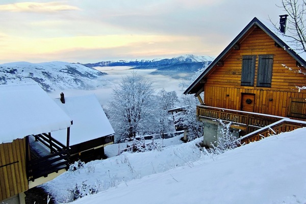 Le très joli village des chalets.